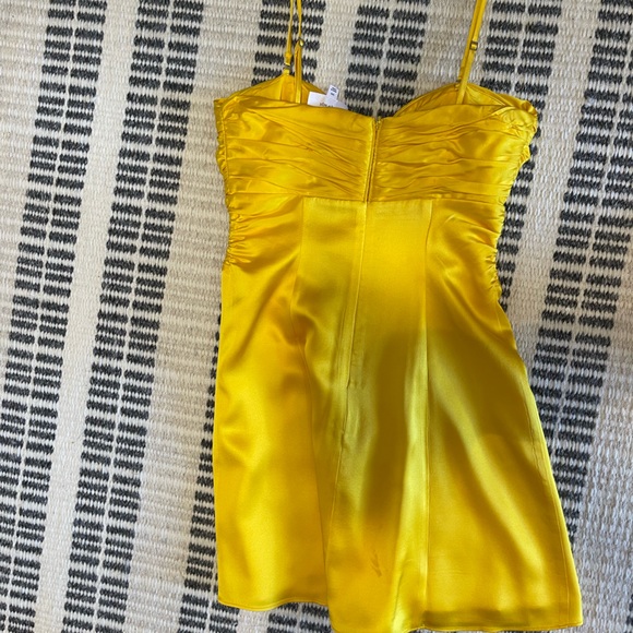 Cinq à Sept Beck Mini dress in yellow dandelion, size extra small - Picture 3 of 4